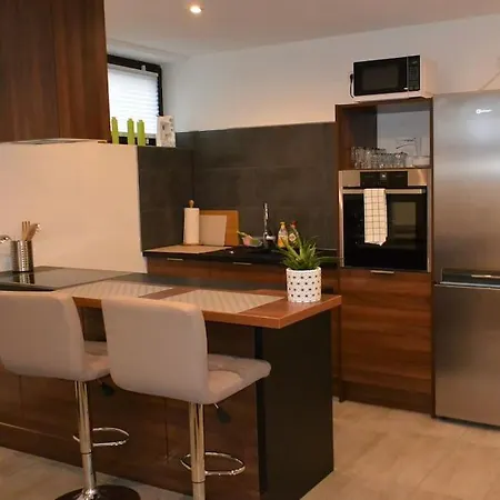 Practical 1-bedroom With King Size, 5 Min To Rab * Ramstein-Miesenbach